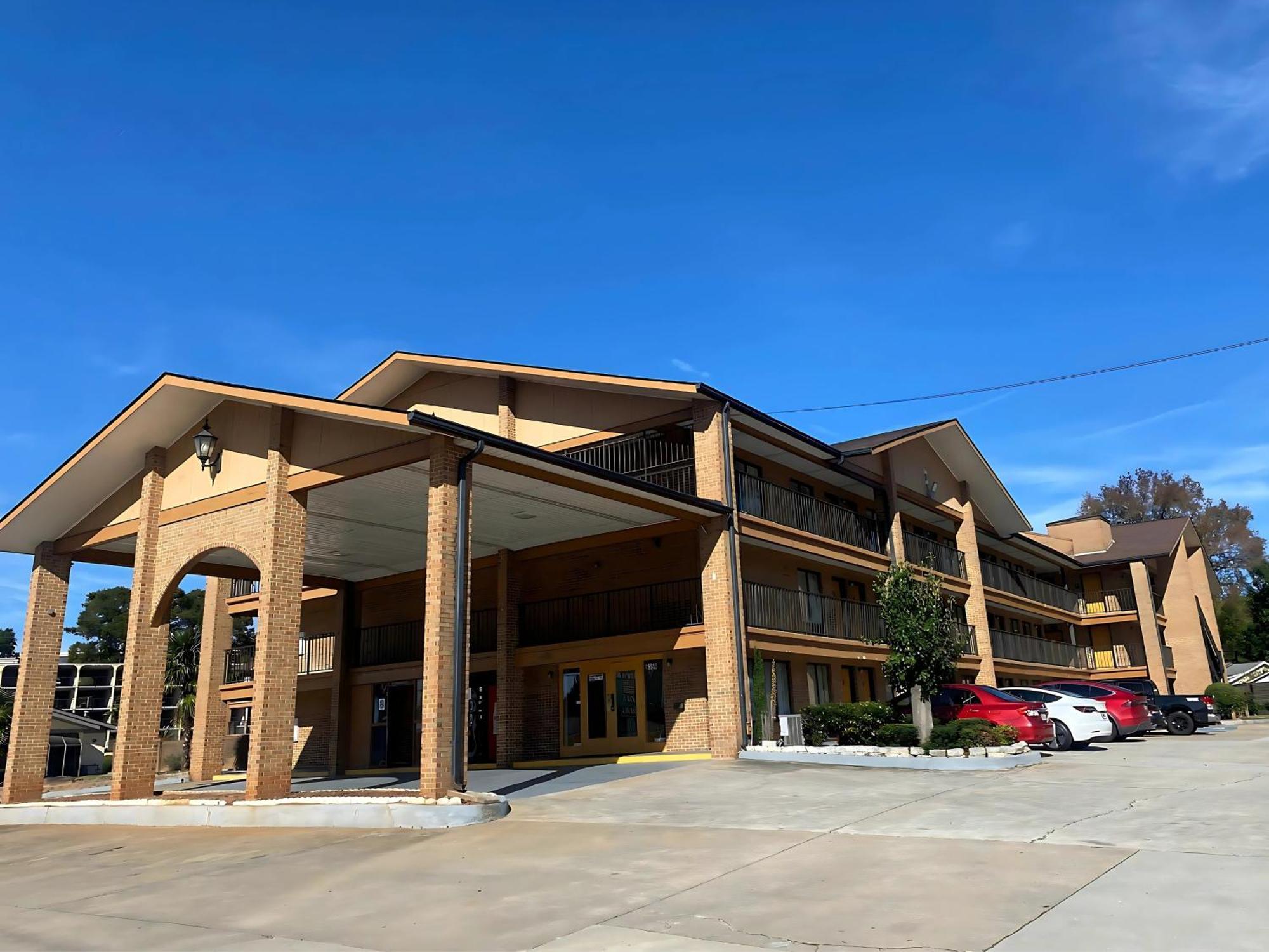 American Inn And Suites - Atlanta Airport Jonesboro I-75 Exterior photo